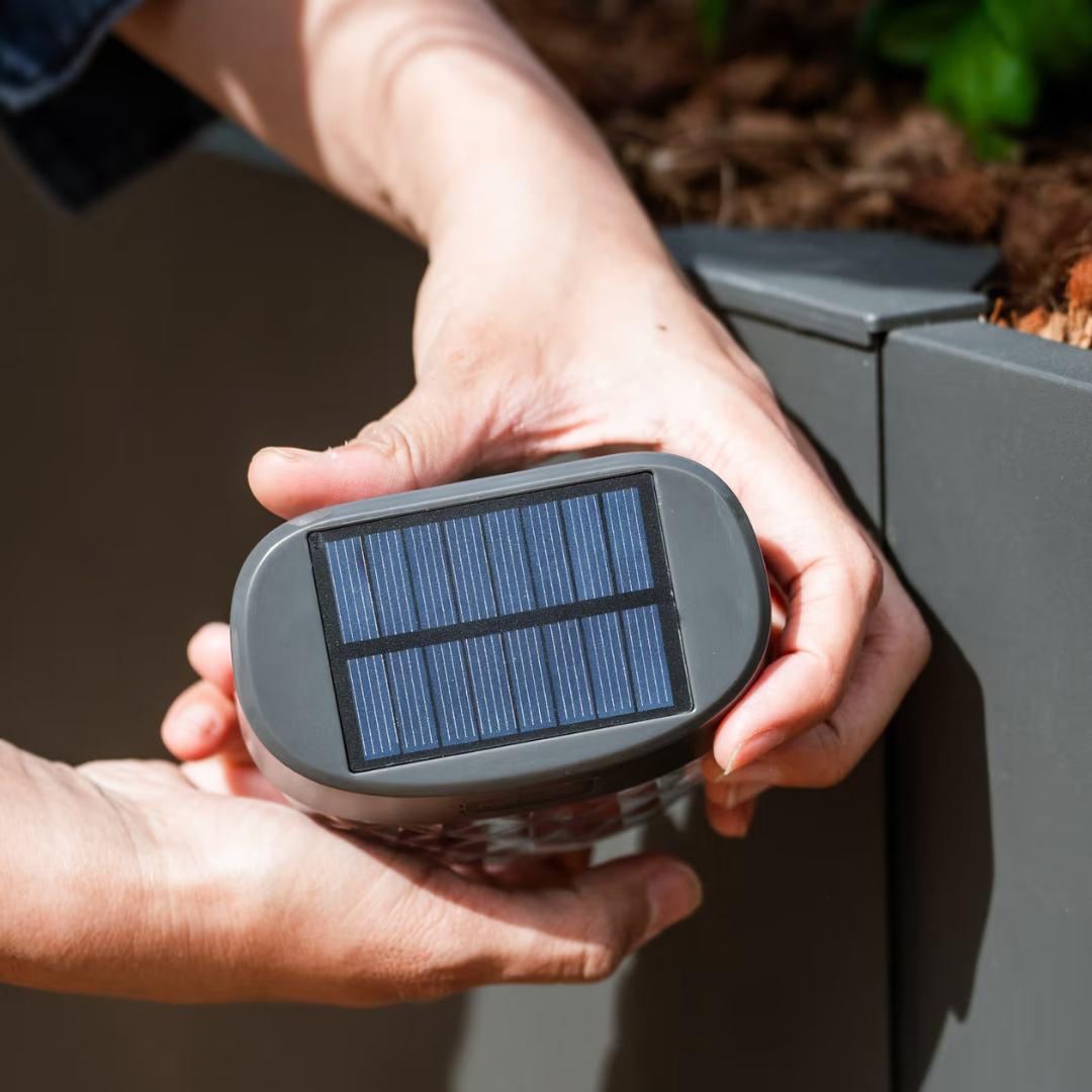 Vego Diamond Garden Solar Light - Flat Mount