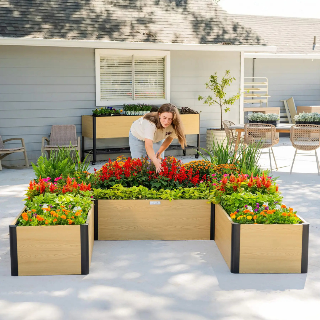Vego 16" Tall Woodgrain 8' x 8' U-Shaped Metal Raised Garden Bed
