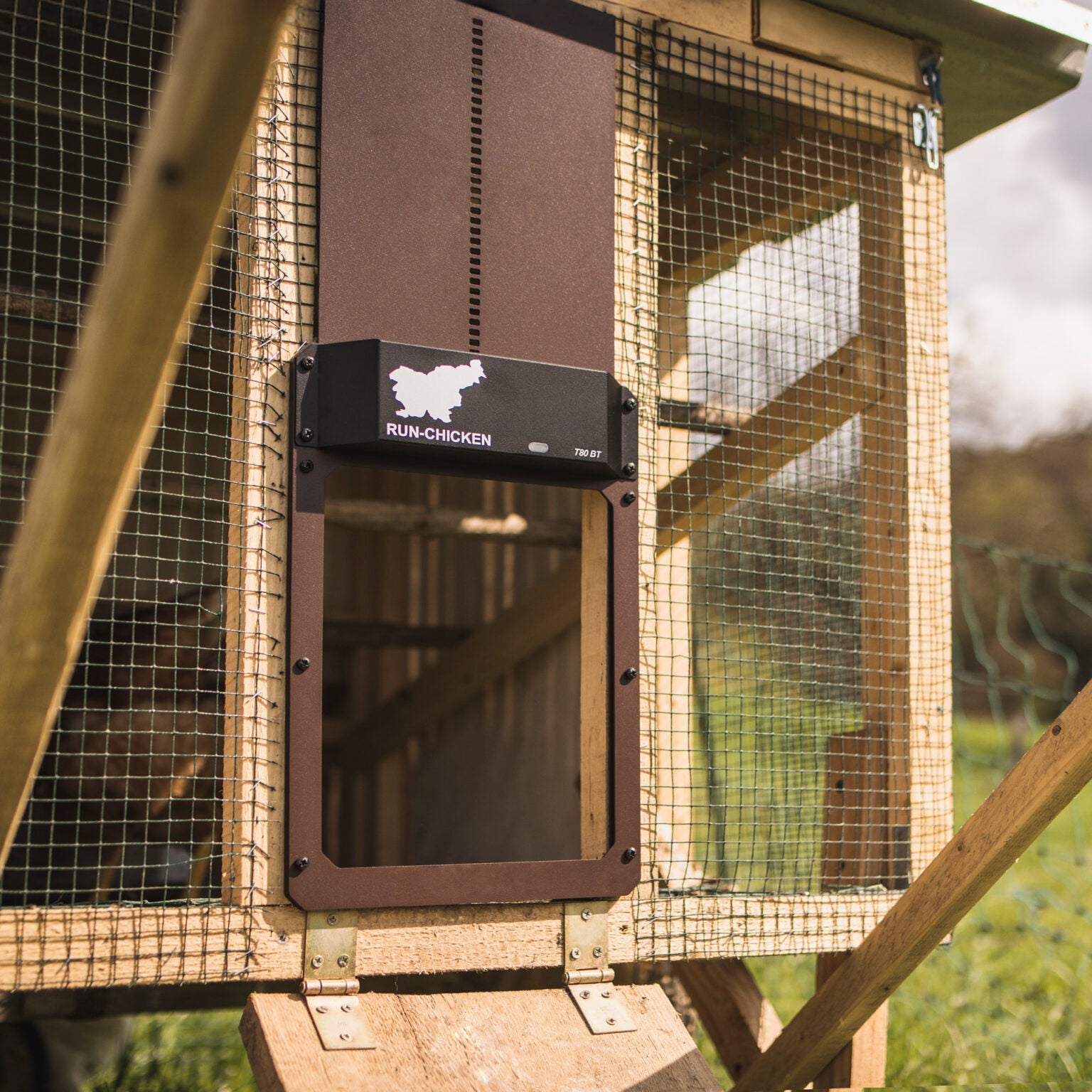 RUN-CHICKEN T80 Automatic Coop Door – Brown (with Bluetooth)