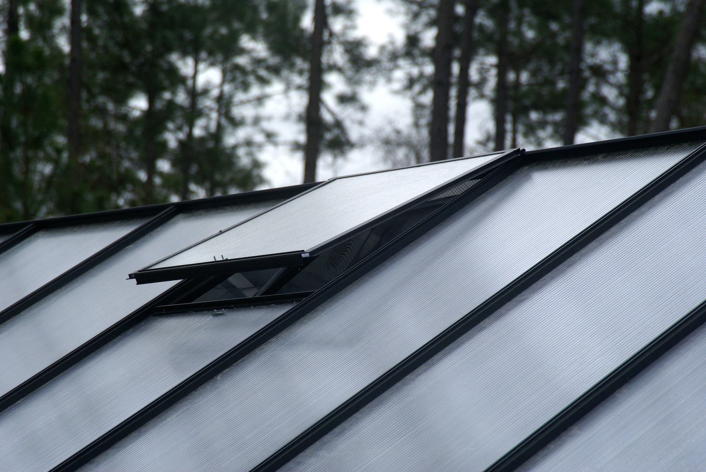 Riverstone - MONT Automatice Roof Vent Kit - Black